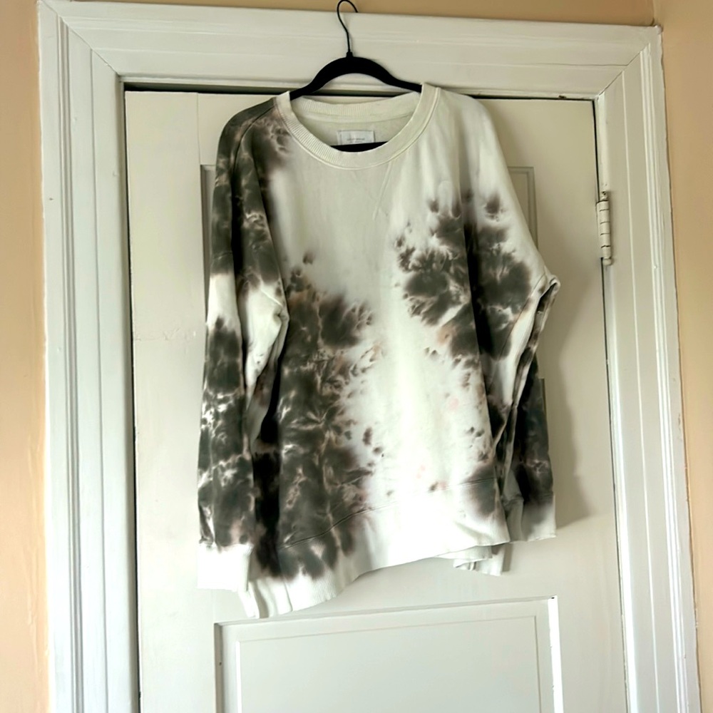 Lucky tie-dye sweatshirt size L